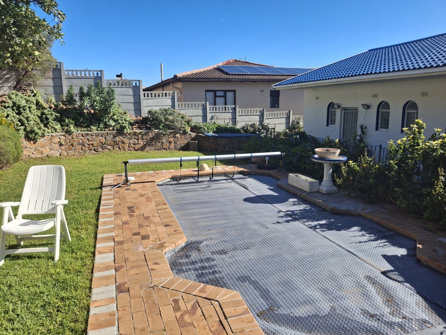 To Let 1 Bedroom Property for Rent in Fish Hoek Western Cape